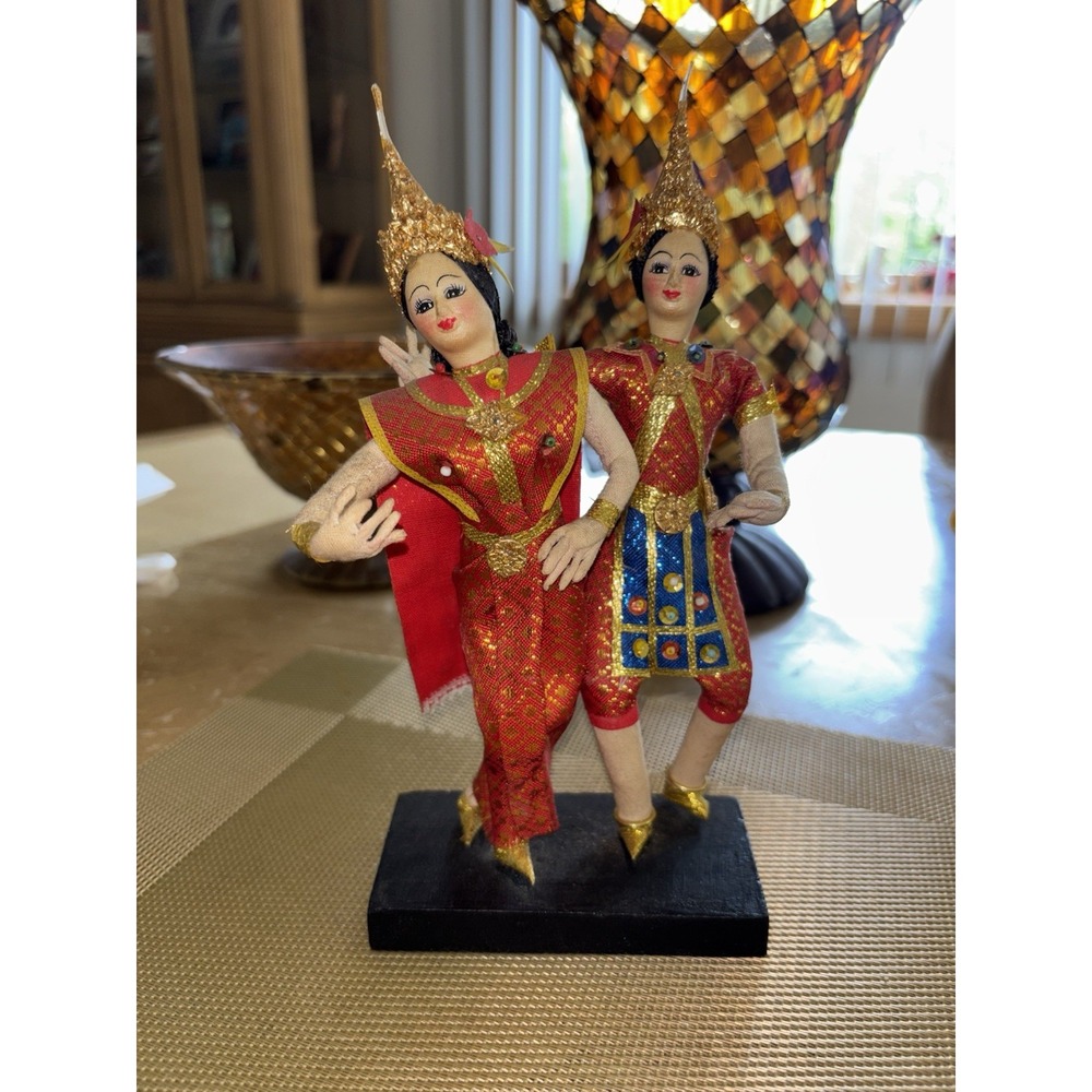 Vintage Dolls made in Thailand dancing pair Asian  8 1/2" tall  Thai